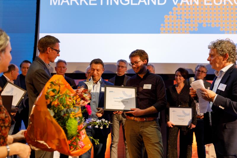 Gino van Ossel wint PIM Marketing Literatuur Prijs 2019 met ‘Retail – De digitale hysterie voorbij’